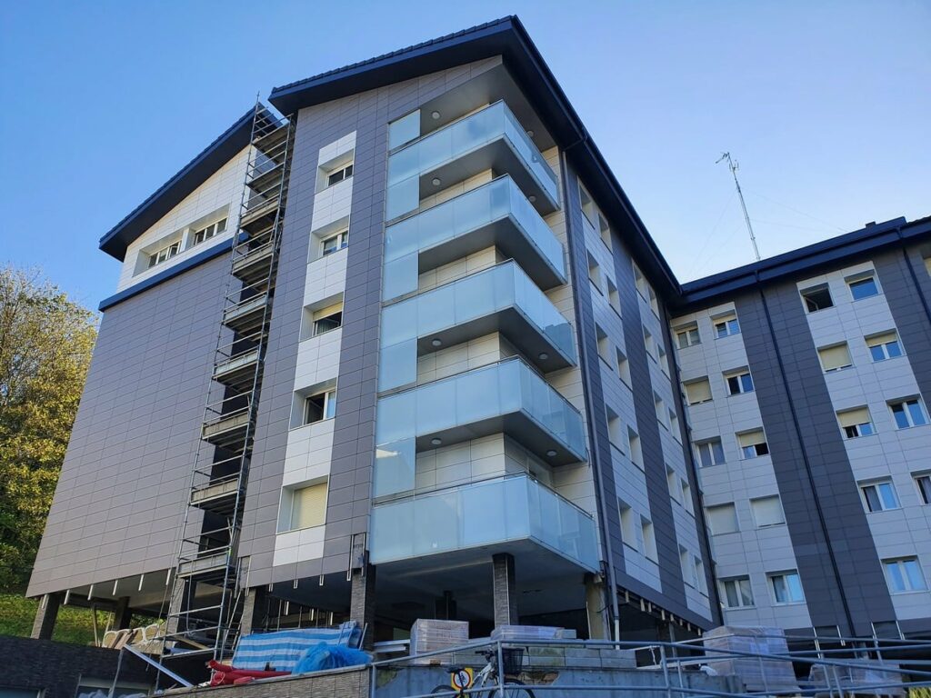 escolta-real-65-67-69-donostia-2